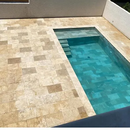 Βίλα Immense Avec Piscine