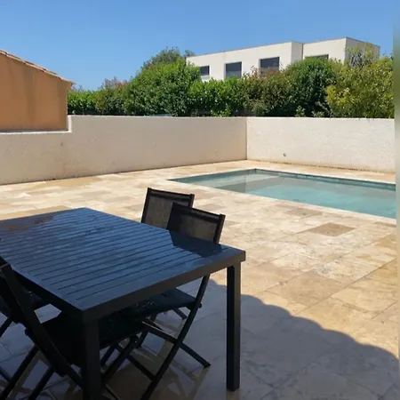 Βίλα Immense Avec Piscine *